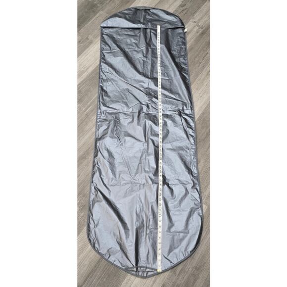 Saks Fifth Avenue Gray Plastic Garment Clothes Zip Fold Up Storage Bag - Picture 9 of 10